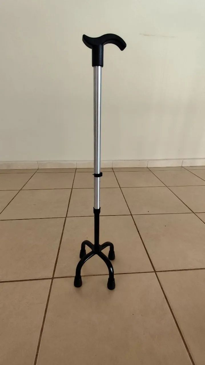 Vendo bengala nova 4 apoios 