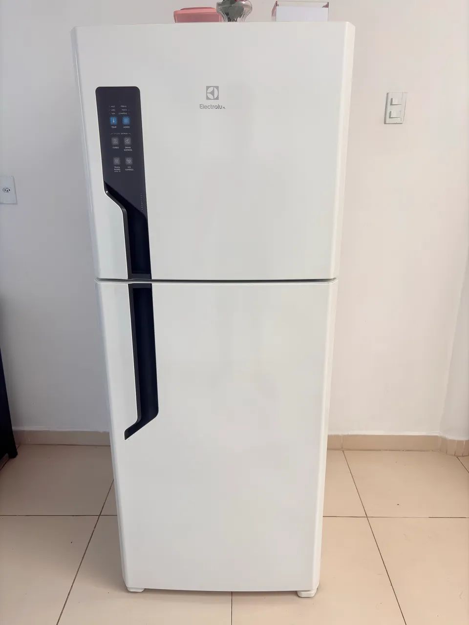 Vende-se Geladeira Eletrolux