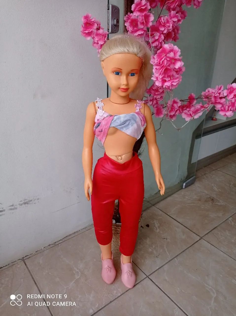 Boneca estefany que anda pegada nas mãos  - Foto 5