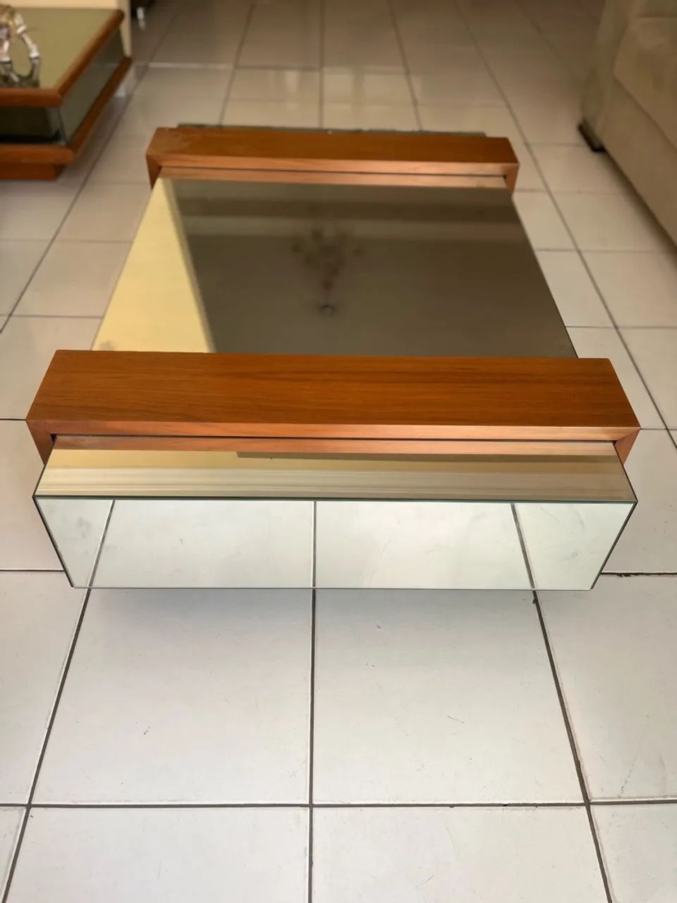 Mesa de centro espelhada