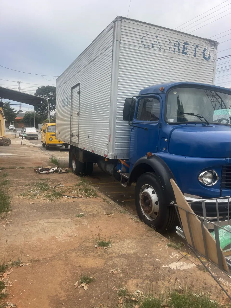 Vendo Caminhão Baú  - Foto 5