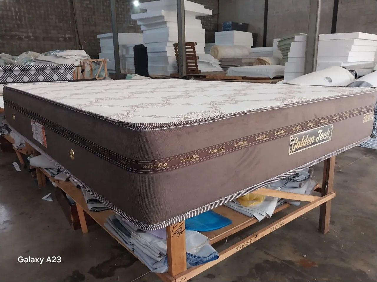 Colchão casal magnético com aparelho de massagem
