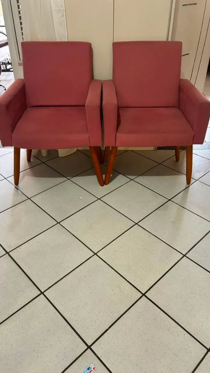 Poltronas Rosa semi novo 