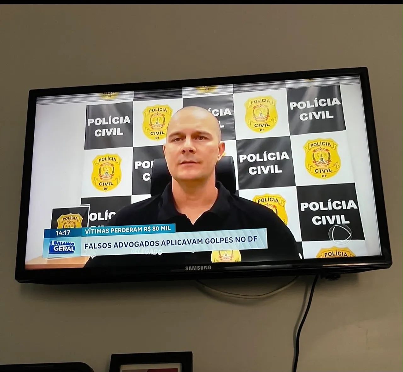 Televisão 32  - Foto 2