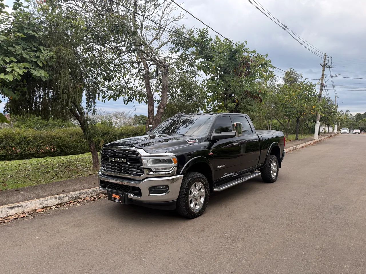 RAM LARAMIE 2500