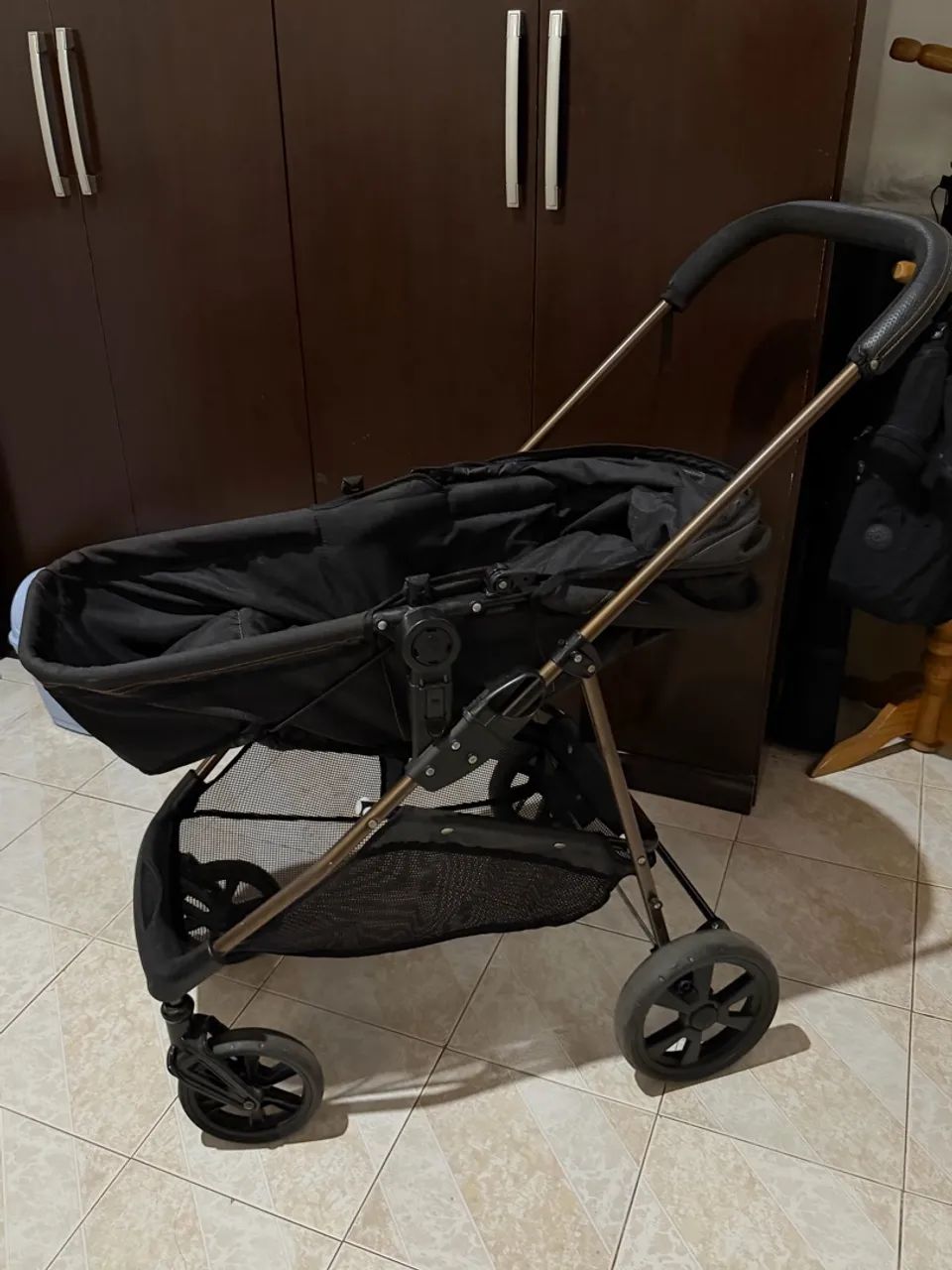 Carrinho de bebê + bebê conforto Galzerano