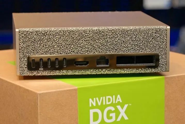 NVIDIA DGX Spark - Personal AI Desktop Supercomputer - Desktop GB10 Grace Blackwell Chip - Foto 3