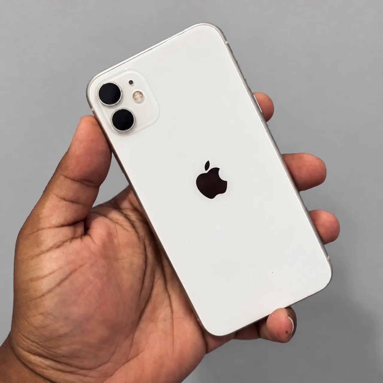 iPhone 11 | 100% | 128GB / Face ID ?