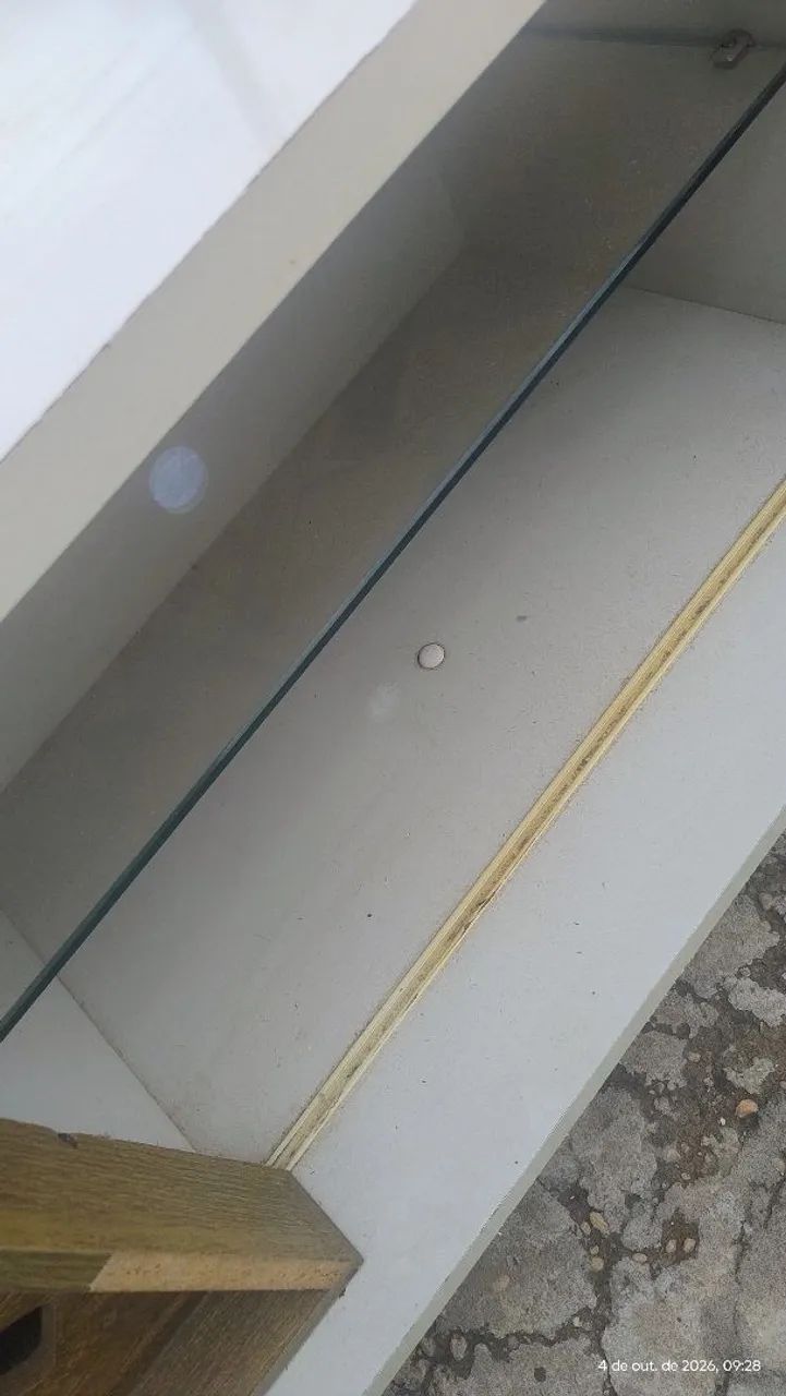 Rack para TV com Portas de Madeira e Nichos - Usado