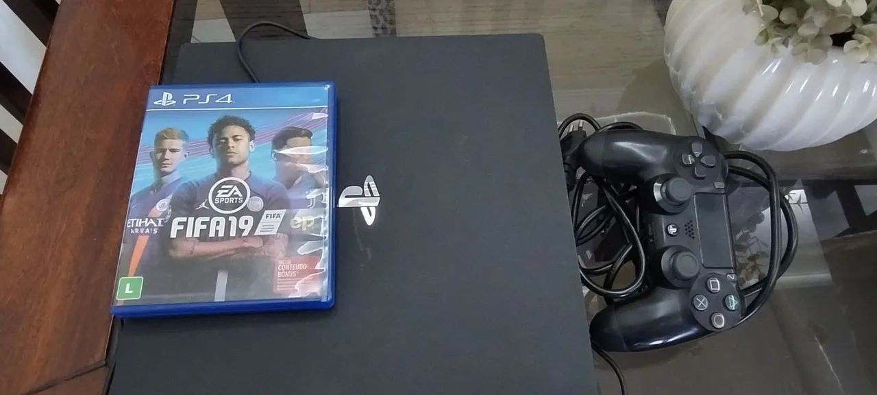 PS4 PRATICAMENTE ZERADO COMPLETO  - Foto 2