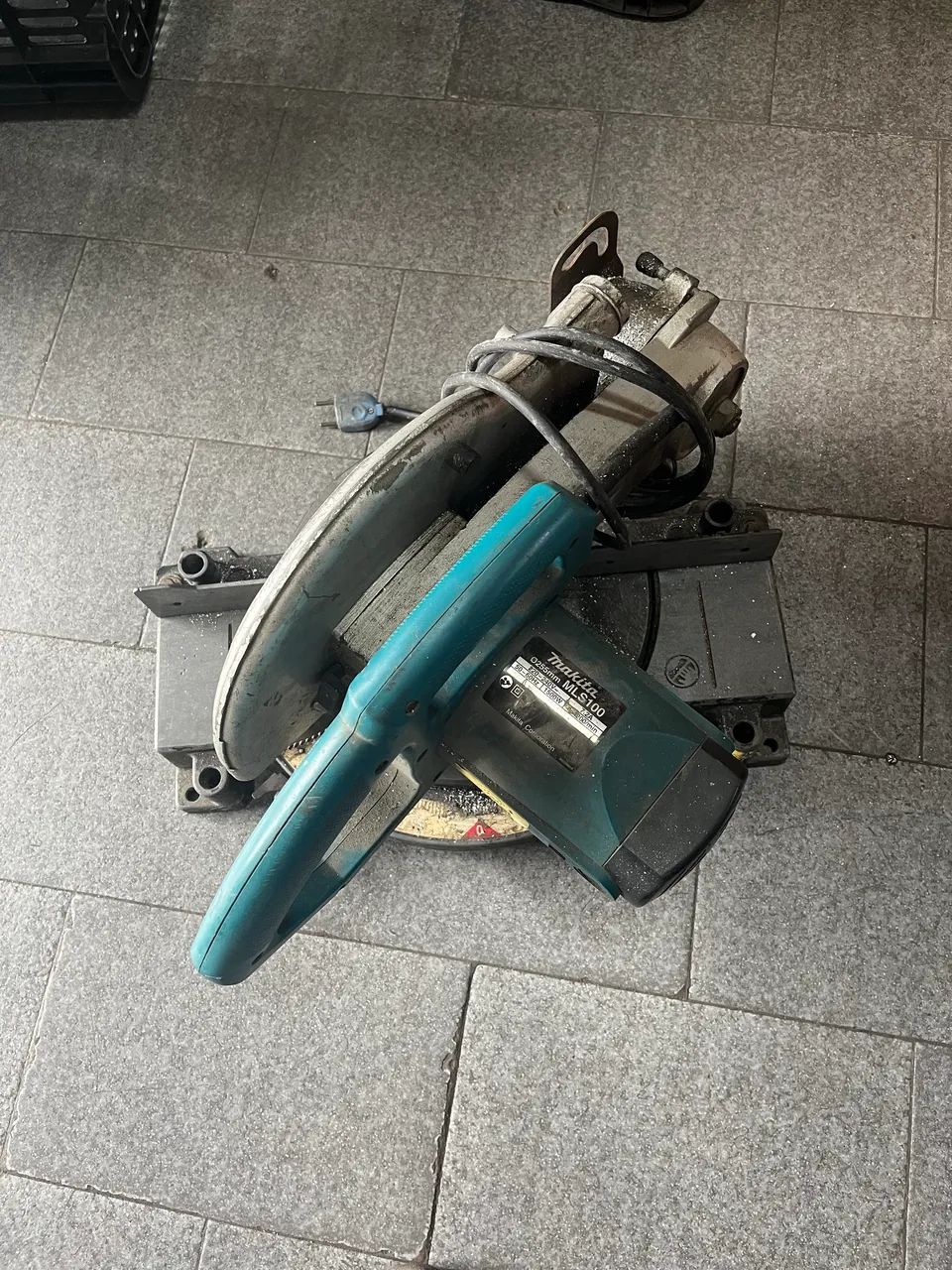 Serra meia esquadria makita 10 polegadas 1500w  - Foto 2