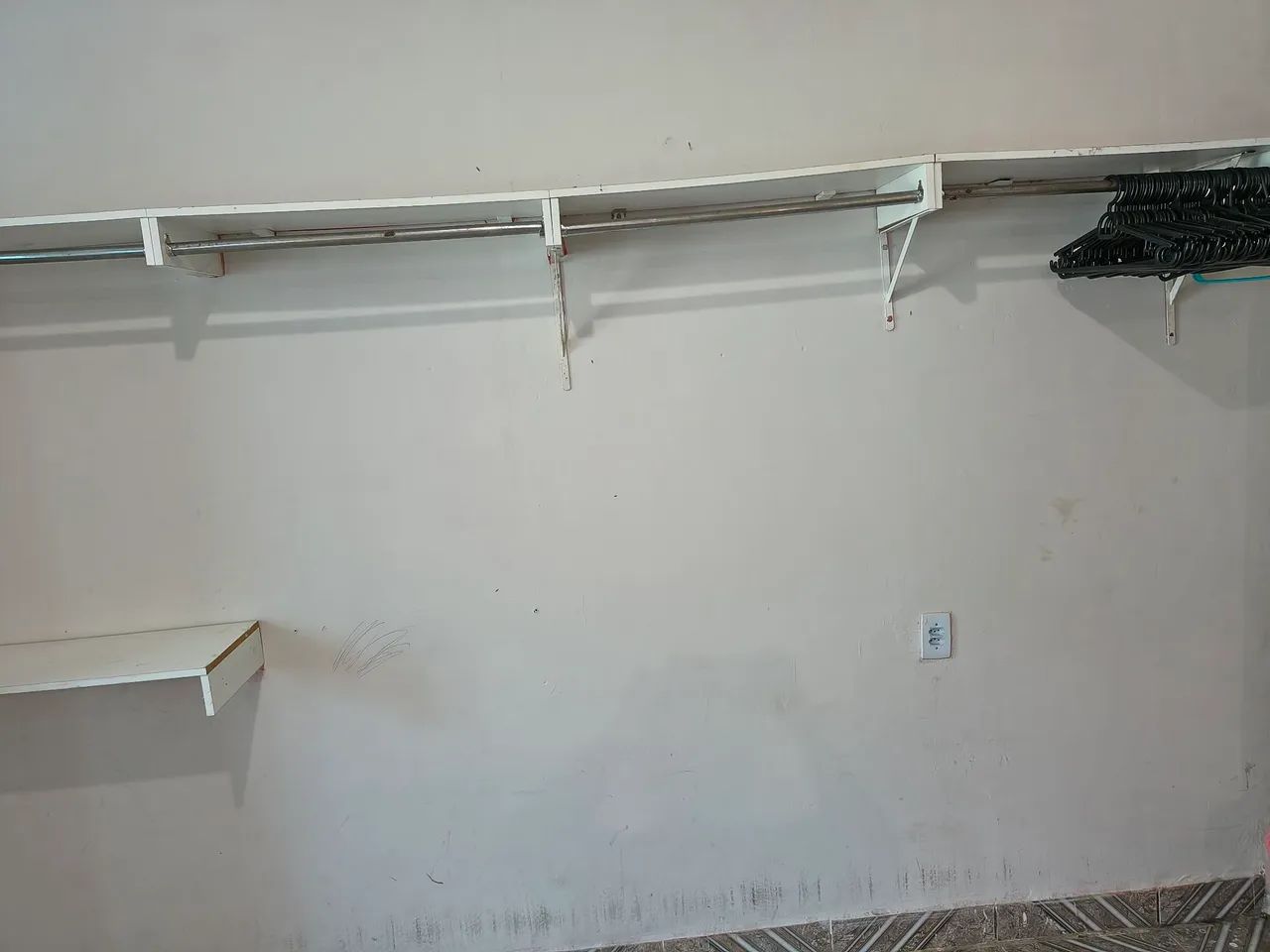 Araras para loja e guarda roupa + provador 
