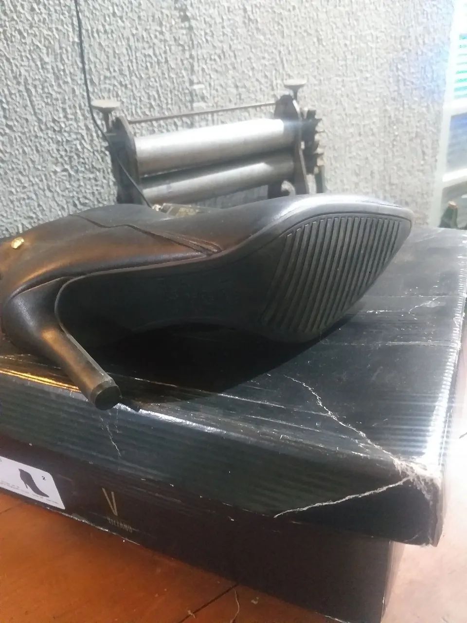 Bota em couro vizzano 38/39 - Foto 3