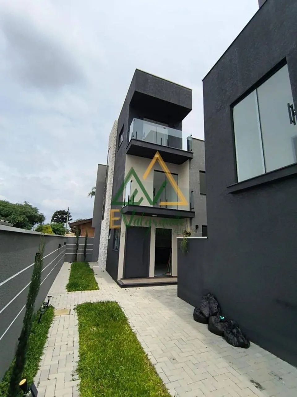 Sobrado triplex bairro Bairro Alto - Foto 2
