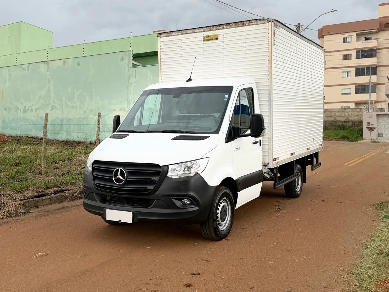 Sprinter 417 Chassi 2024 com baú  - Foto 3