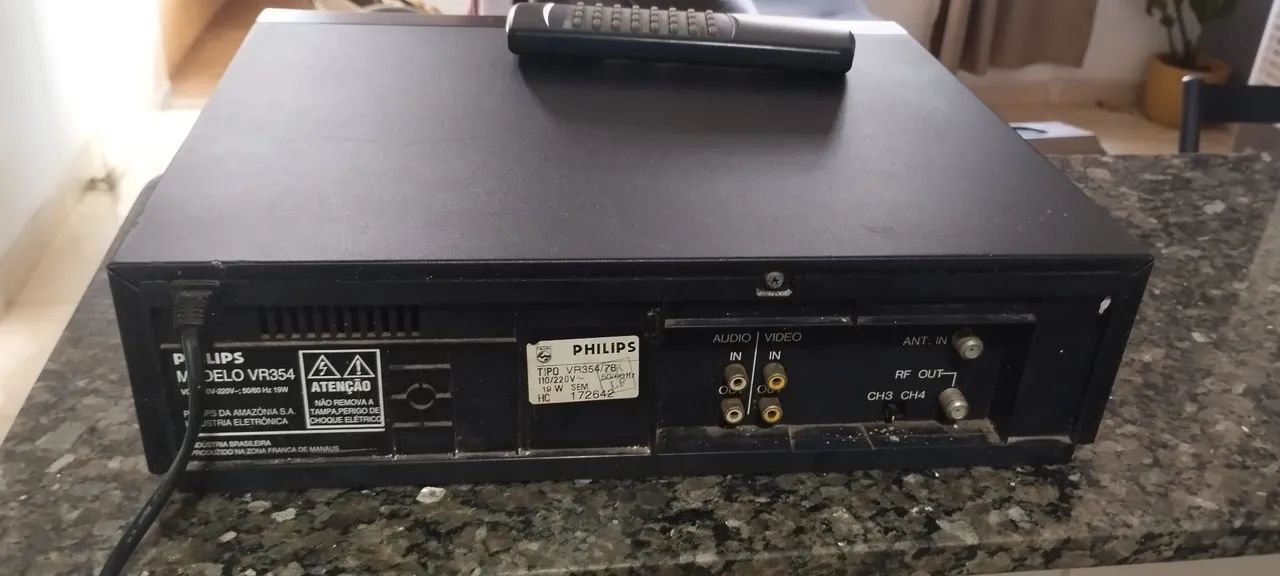 Vídeo cassete Philips quatro cabeça vendo - Foto 3