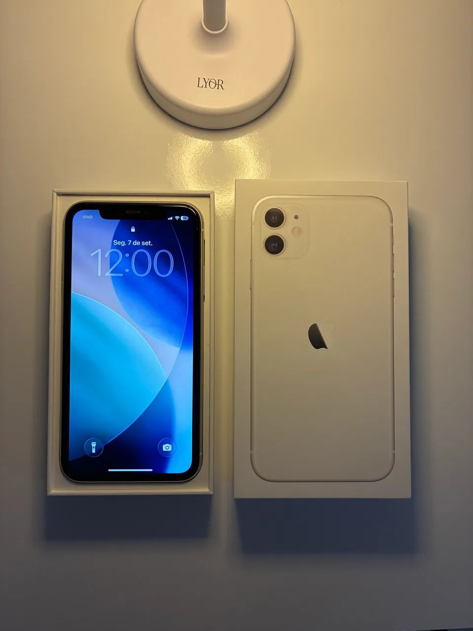 iPhone 11 64GB Branco - Caixa Original e Acessórios - R$ 1.200
