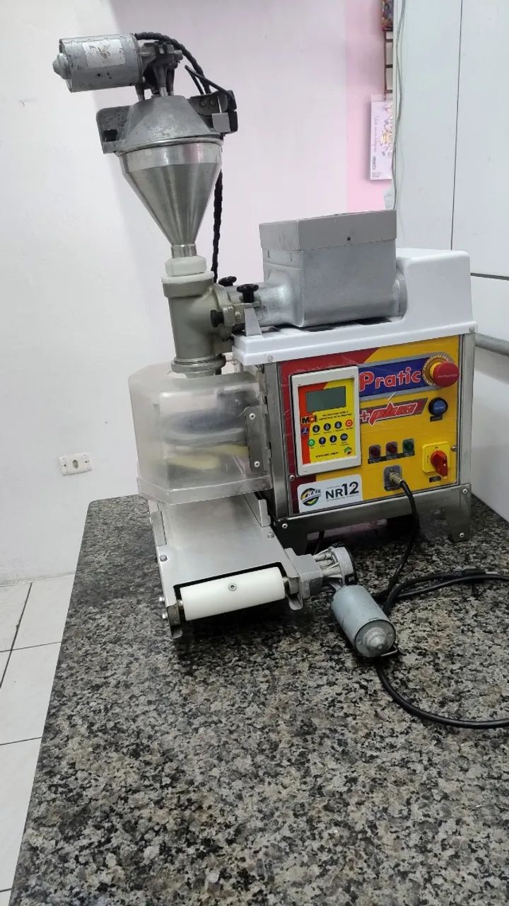 Máquina Modeladora de Salgados e Doces