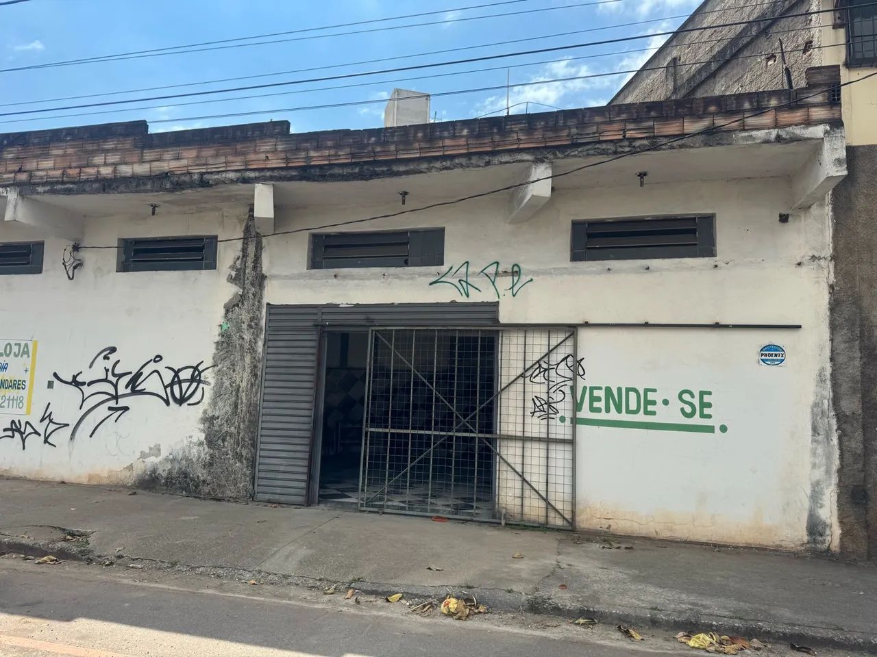 Vendo loja com 85 mtrs com mezanino   Ótimo ponto