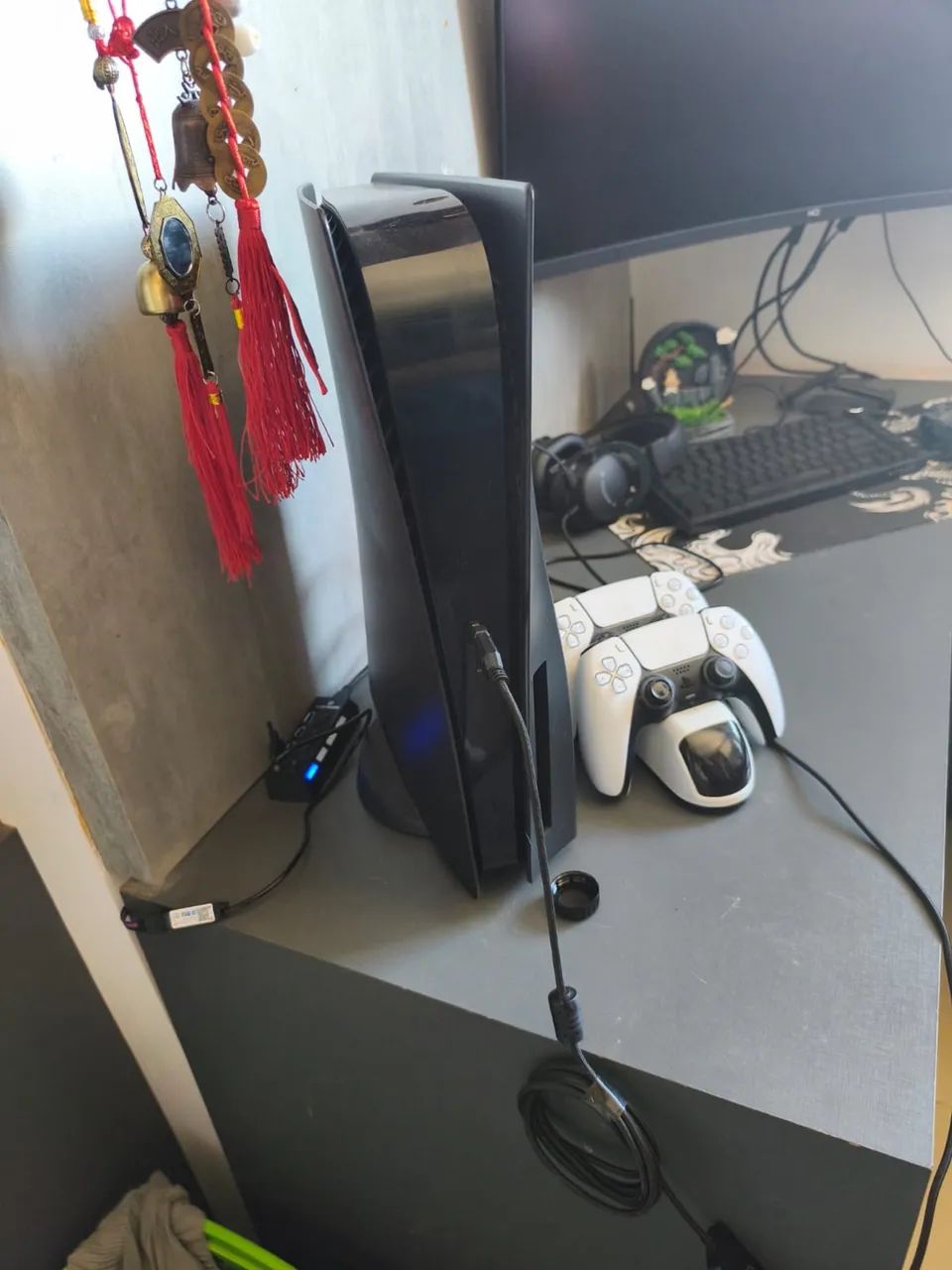 Ps5 Fat com leitor de disco + 2 controles + base de carregamento - Foto 2