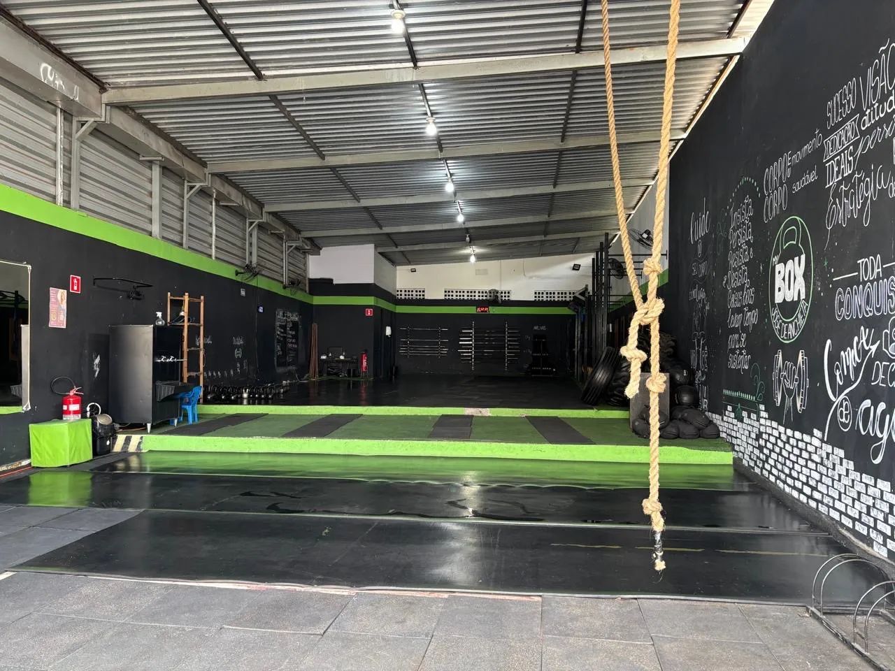 ? VENDE-SE BOX DE CROSS TRAINING - PORTEIRA FECHADA - Foto 5