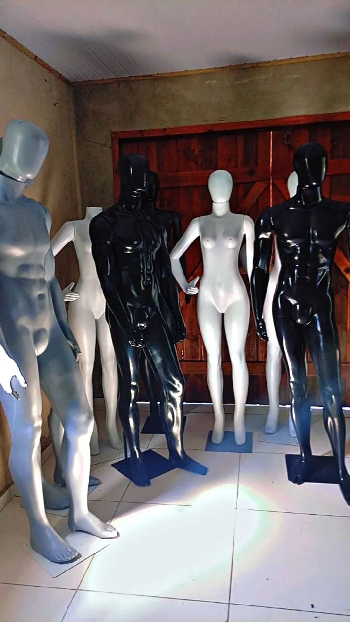 Lote de manequins a venda