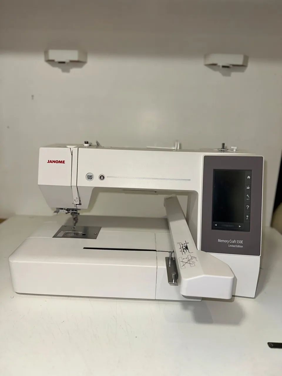 MÁQUINA DE BORDAR JANOME 550e
