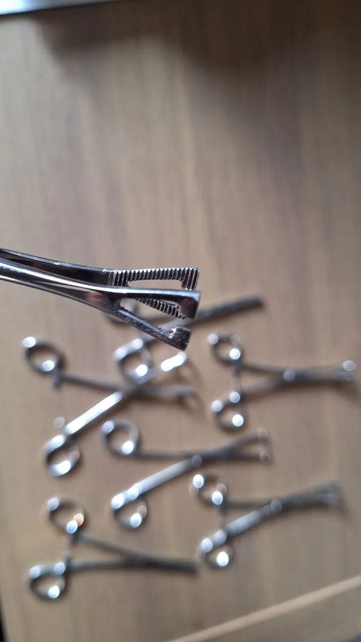 Kit pinças body piercing  - Foto 2