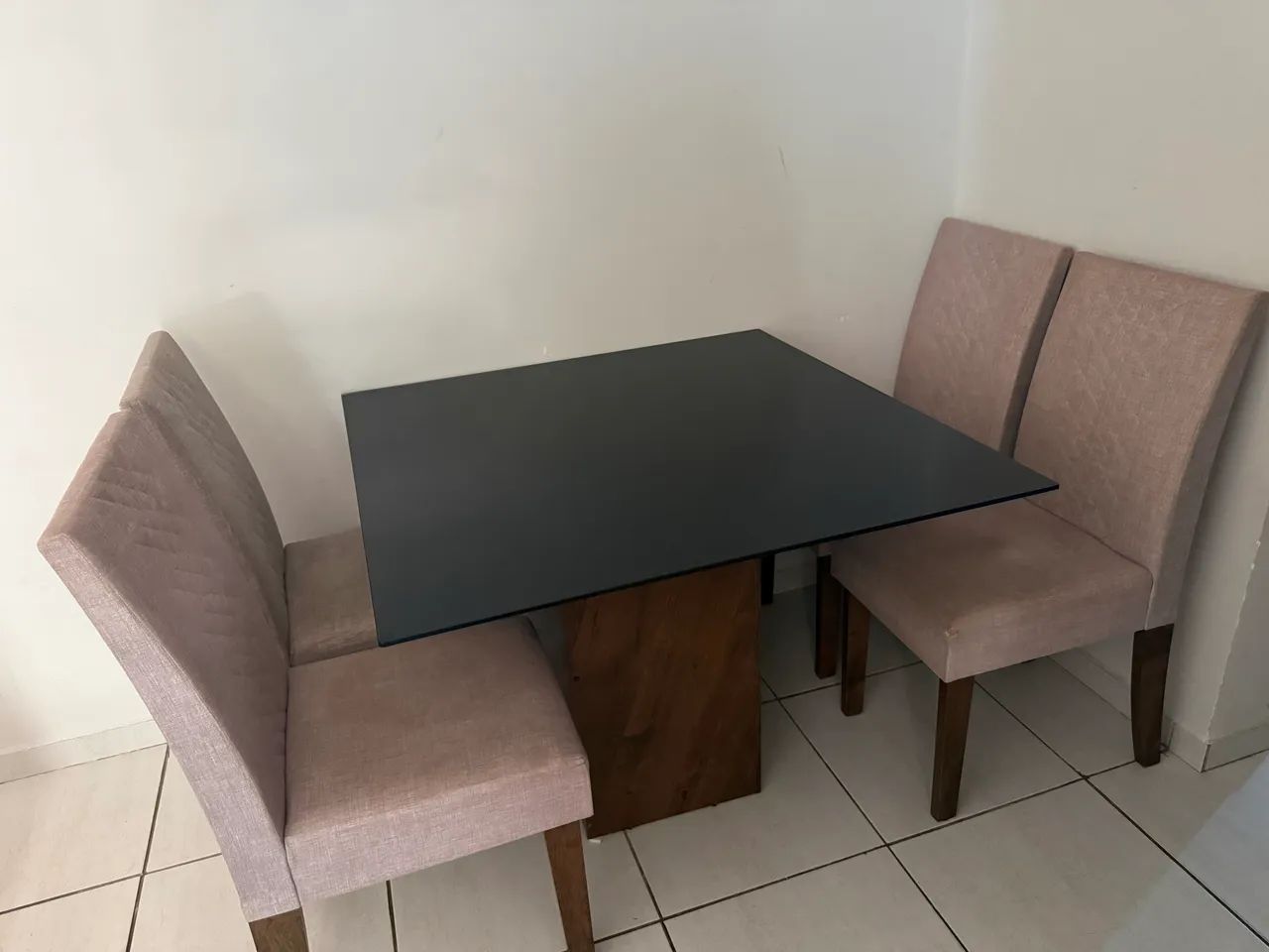 Mesa 4 cadeiras 
