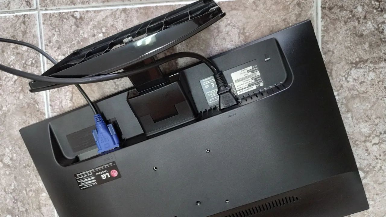 Monitor LG 15.8 polegadas  - Foto 4