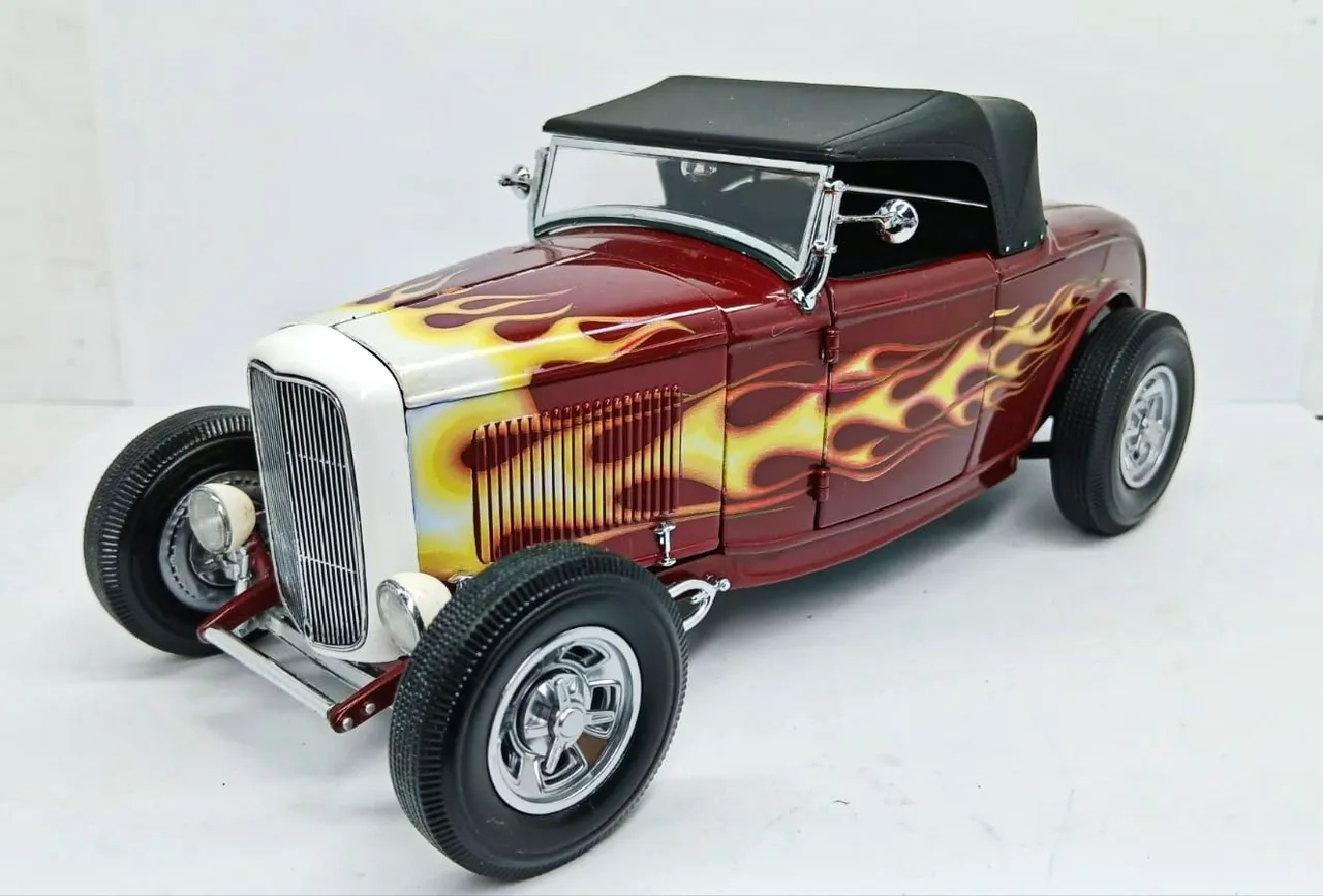 Miniatura Ford Roadster 1929 1/18 - Hobbies e coleções - Vila