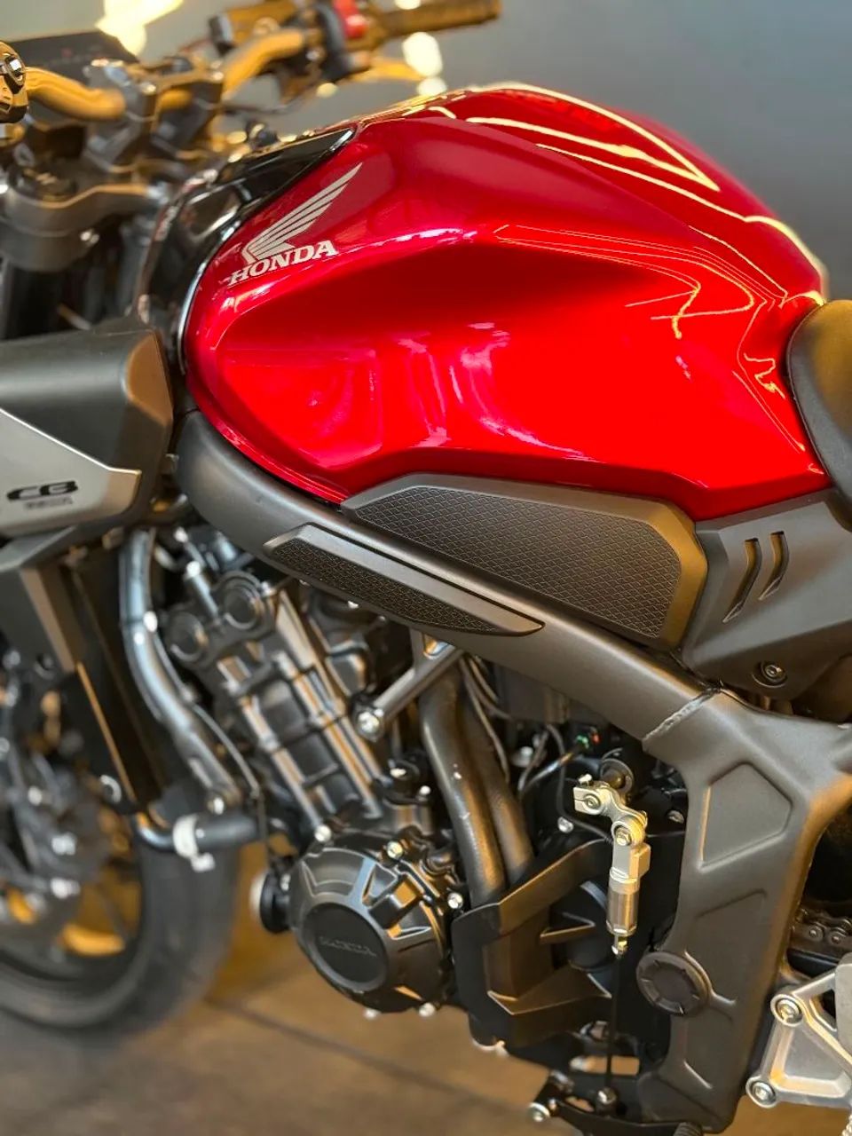 CB 650 R 2026 - Foto 4