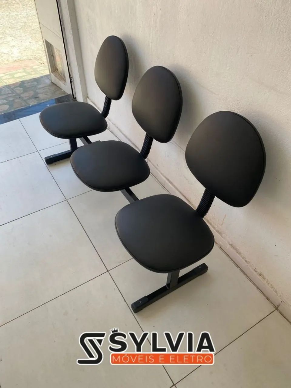 Cadeira longarina acolchoada  - Foto 4