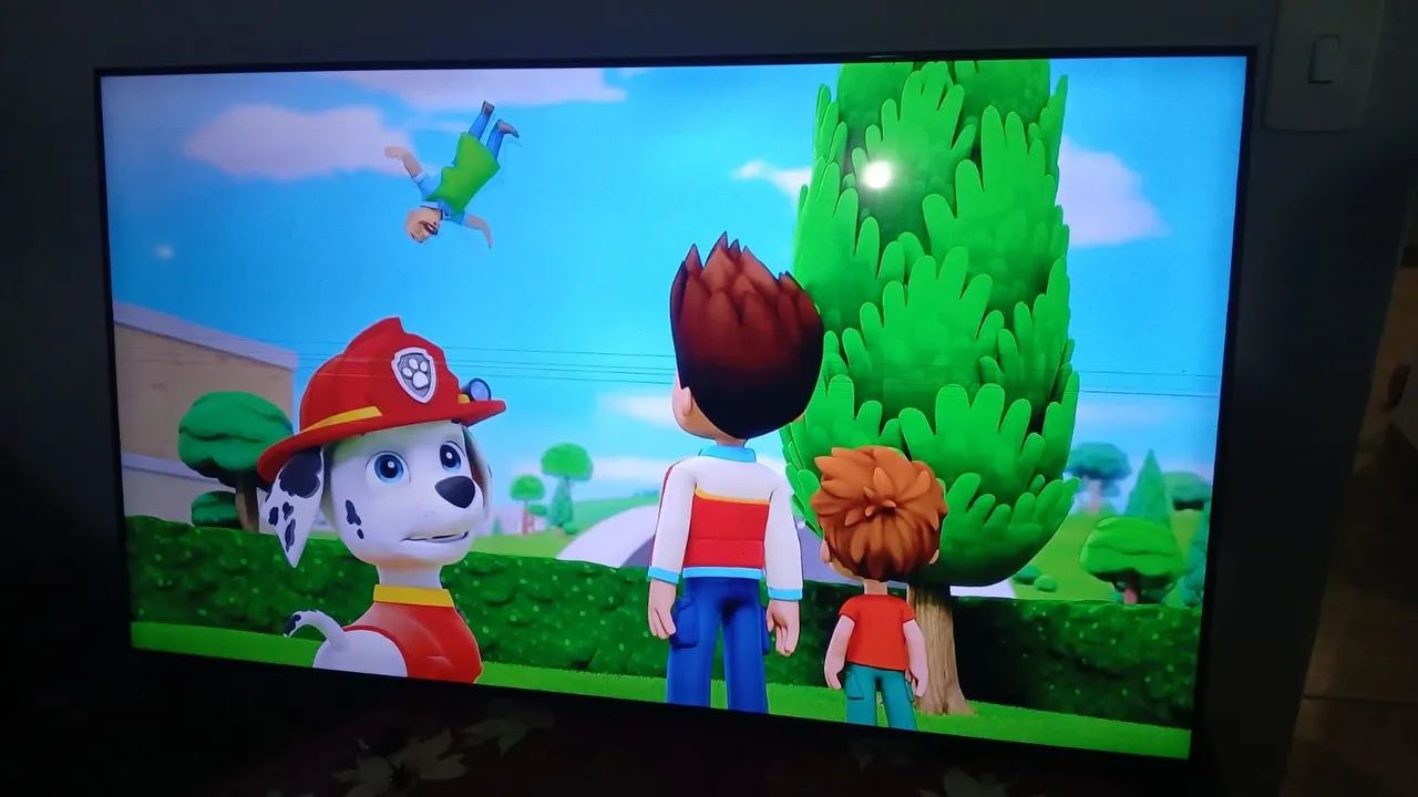 Tv Smart 50" polegadas  samsung 4k com linhas na tela  - Foto 3