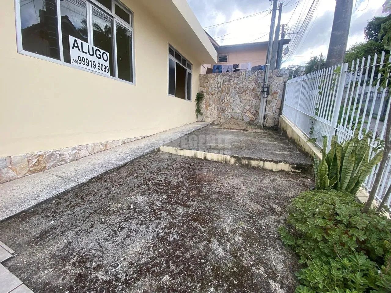 Ótima casa comercial para locação no bairro Trindade! - Foto 3
