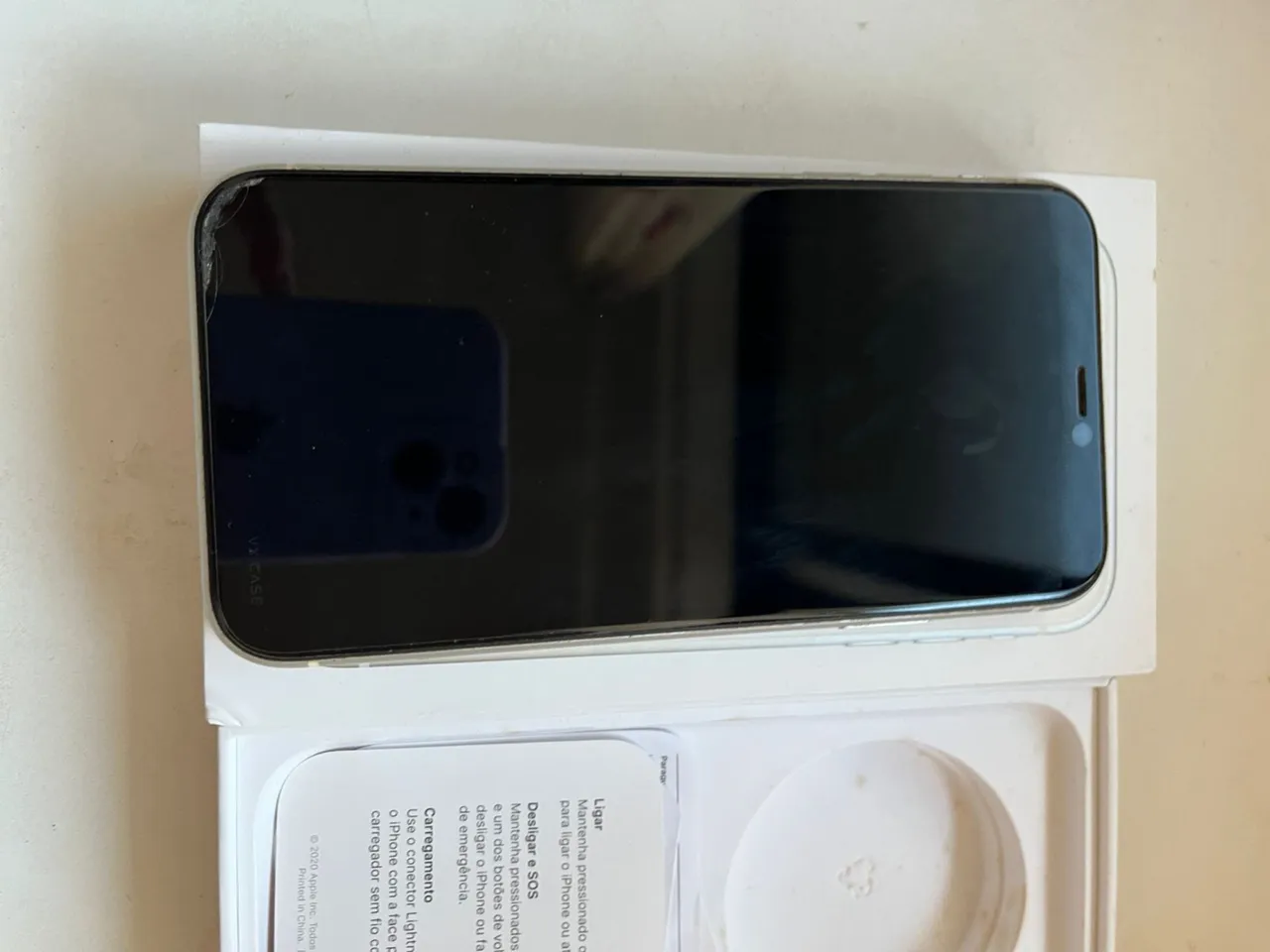Vende-se IPhone Xr 64 Gigas Preto Saude da bateria 76% | Loja