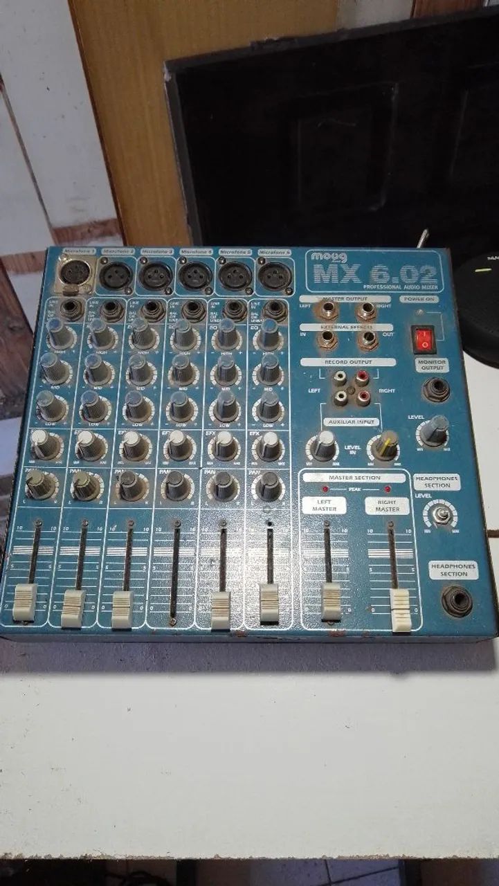Equipamentos de audio em bom estado