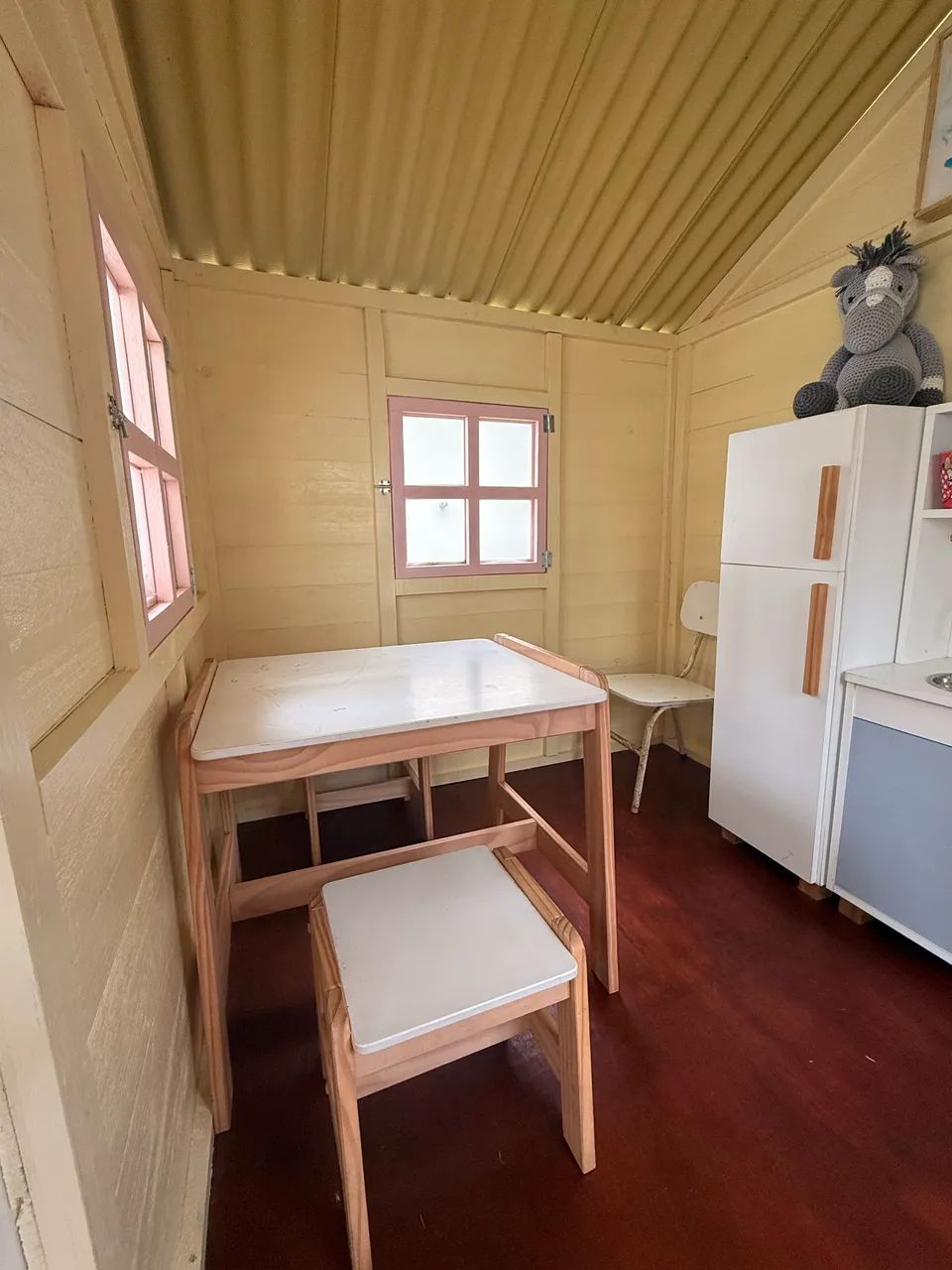 Casinha de Brinquedo Infantil Completa (Mobiliada) - Praticamente Nova - Foto 2