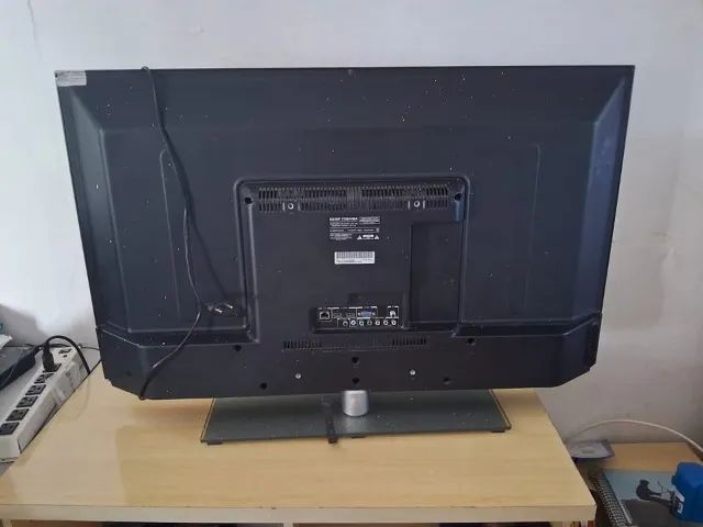 tv toshiba 40 polegadas com os ledes queimados. sem o controle - Foto 5