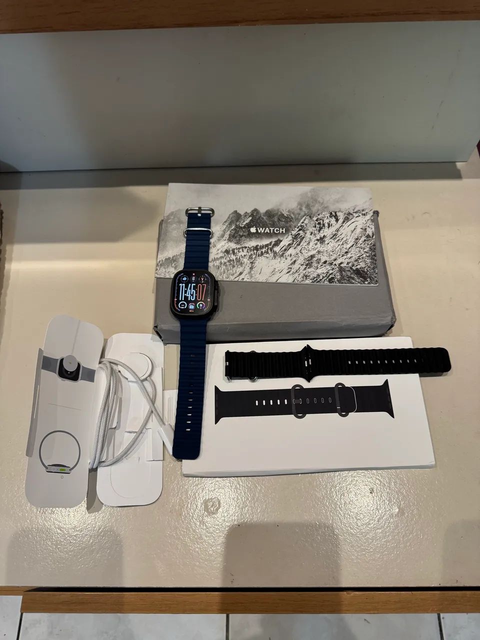 Apple Watch Ultra 2 black titanium 