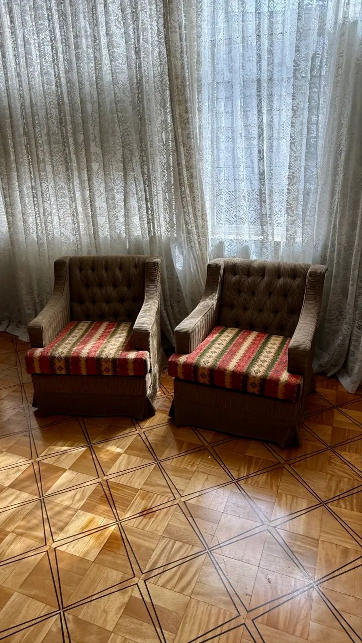 Jogo com 2 poltronas antigas estilo clássico  - Foto 3