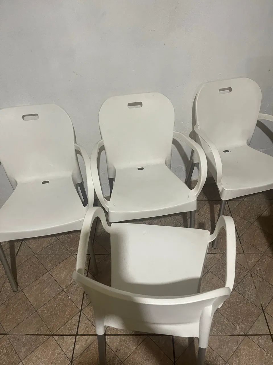Kit 4 cadeiras brancas  - Foto 3
