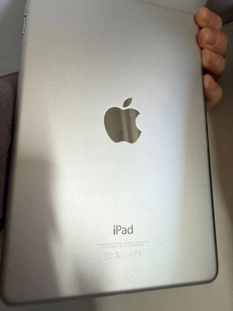 iPad mini 4 128GB Wi-Fi - Prata com Frente Branca - Foto 2