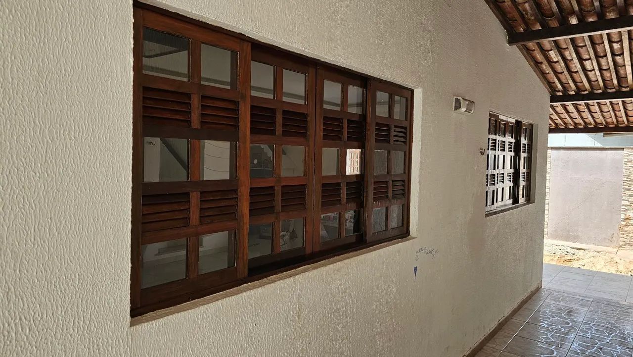 Janelas madeira maciça 2m x 1m