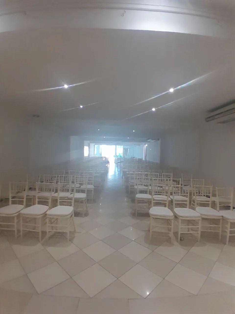Cadeiras Tifany para eventos  - Foto 3