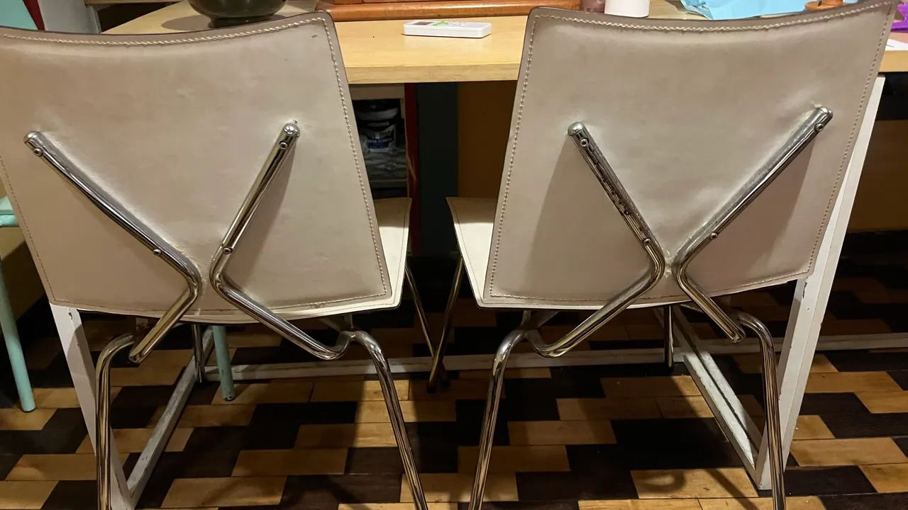 Cadeiras em couro - Foto 4