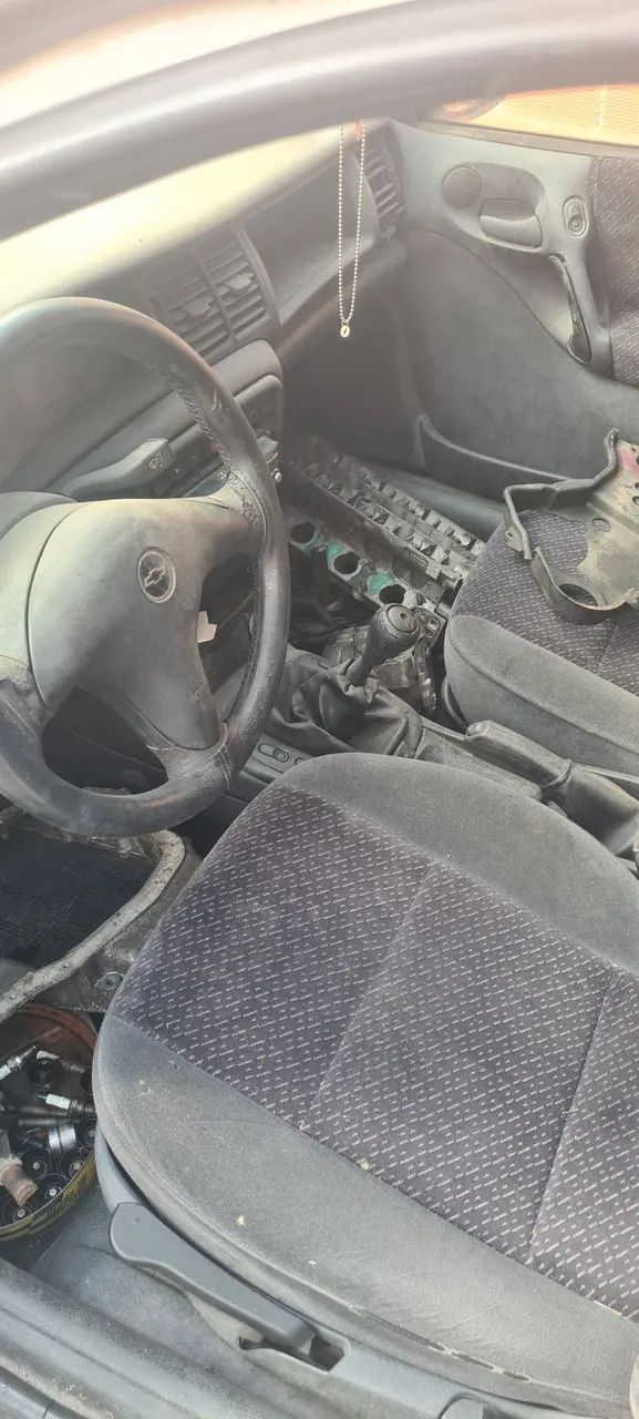 Chevrolet Vectra CD 2.2 16V / 2.0 16V Mec./aut. 1998