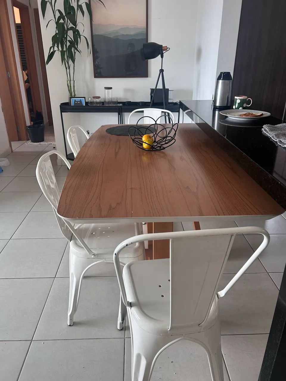 Mesa de cozinha mais 04 cadeiras 