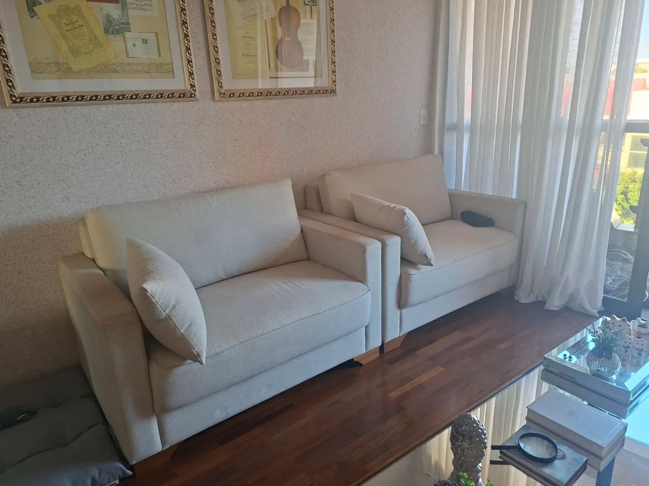 2 poltronas em linho medida 1 m cada