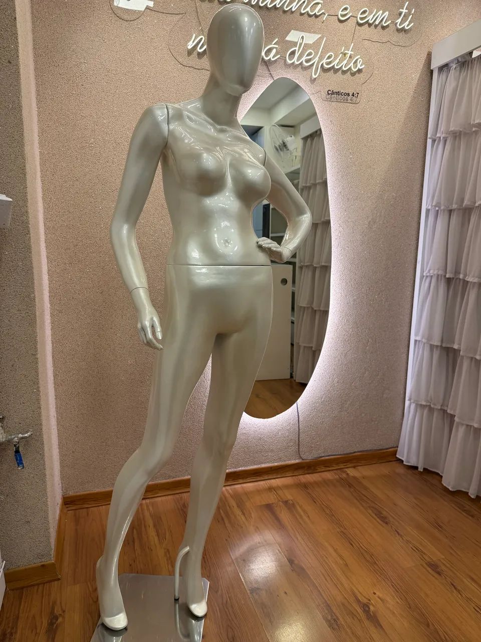 Par de manequim feminino modinha - Foto 2